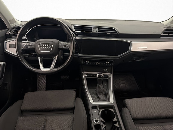 Audi Q3 11 of 28