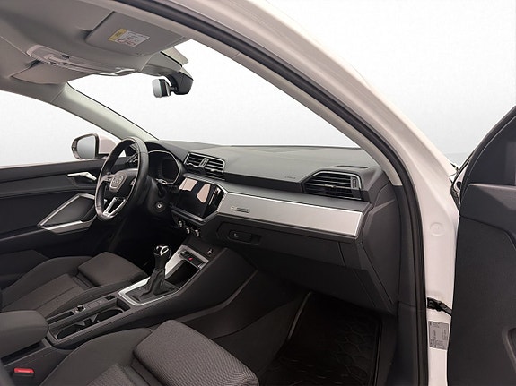 Audi Q3 21 of 28