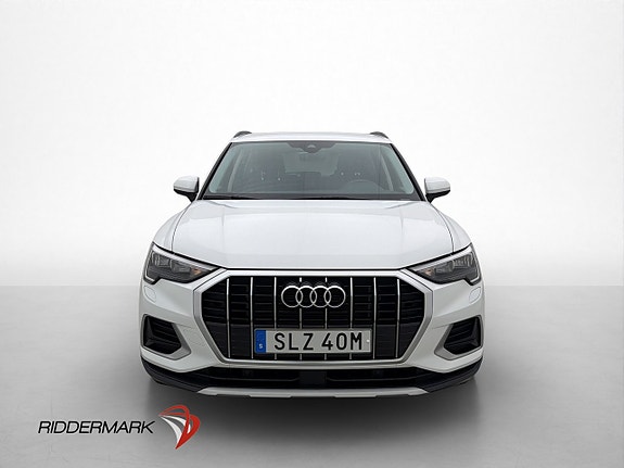 Audi Q3 2 of 28