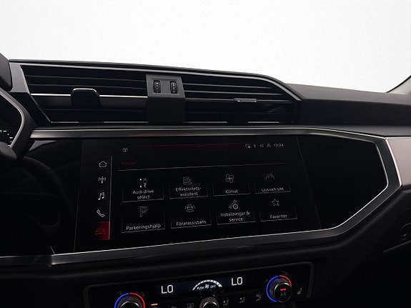 Audi Q3 17 of 28