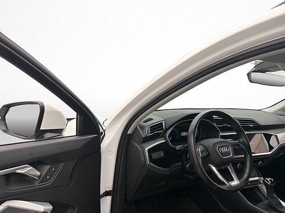 Audi Q3 9 of 28