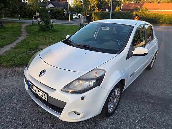 Renault Clio 2 of 10