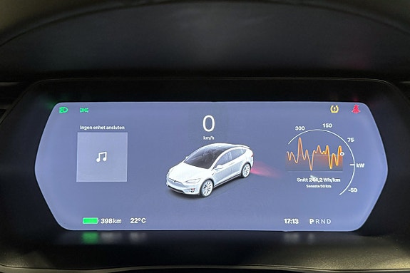Tesla Model X 13 of 17