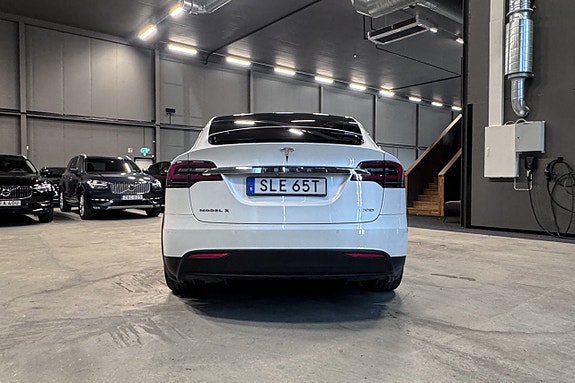 Tesla Model X 5 of 17