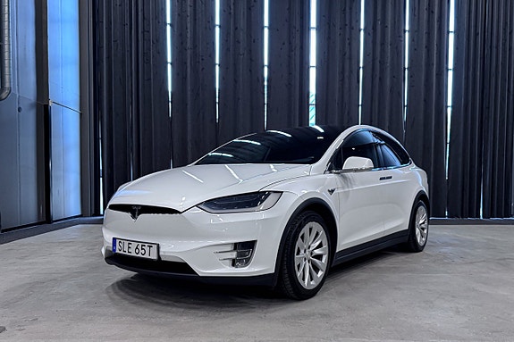 Tesla Model X 2 of 17