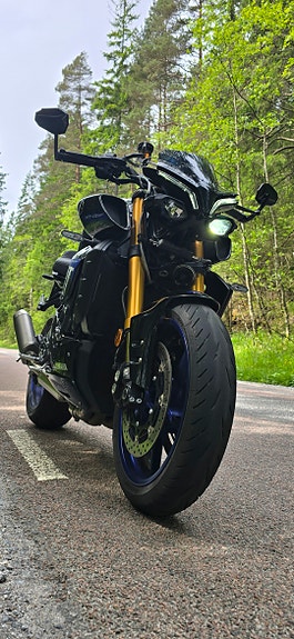 Yamaha MT-10 SP 2 of 6