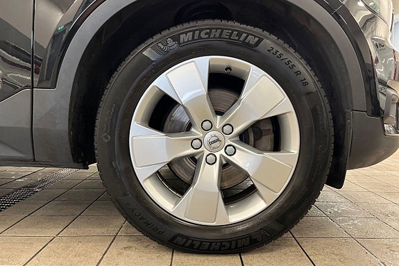 Volvo XC40 10 of 25