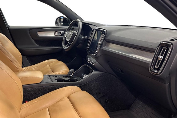 Volvo XC40 15 of 25