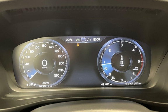Volvo XC40 16 of 25