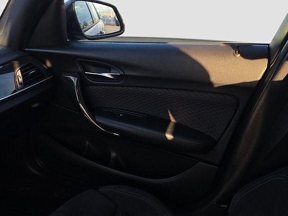 BMW 118d 16 of 17