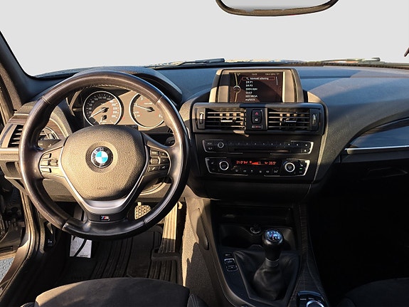 BMW 118d 11 of 17