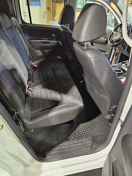 Volkswagen Amarok 9 of 9
