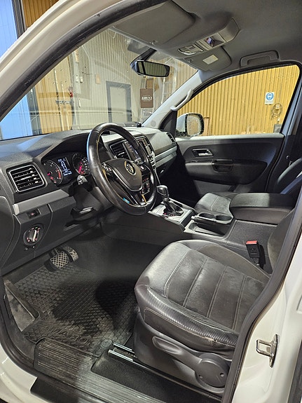Volkswagen Amarok 7 of 9