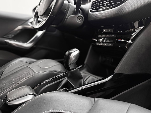 Peugeot 2008 25 of 28