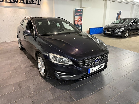 Volvo V60 2 of 17
