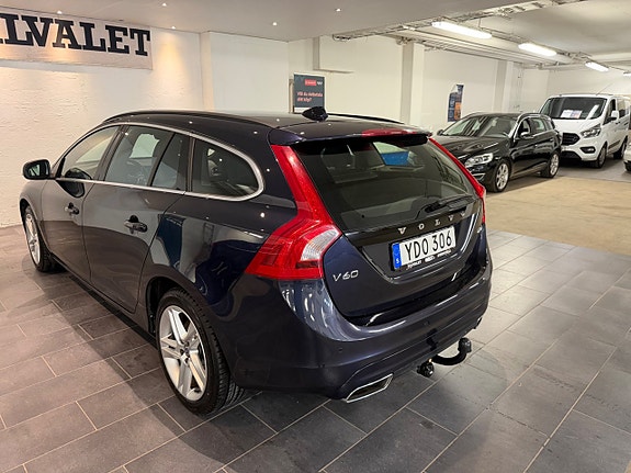 Volvo V60 4 of 17