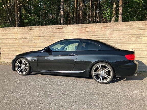BMW 320d 2 of 7