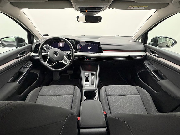 Volkswagen Golf VIII 6 of 9