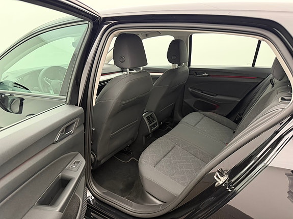 Volkswagen Golf VIII 8 of 9