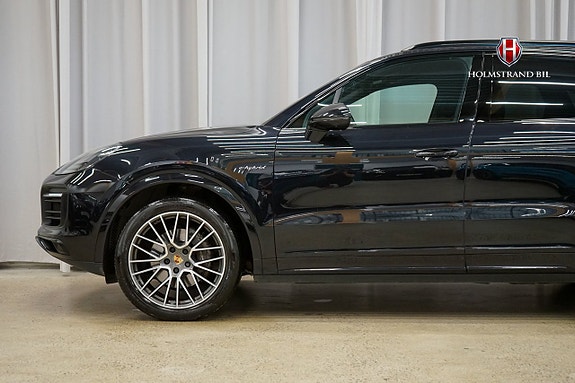 Porsche Cayenne 7 of 30