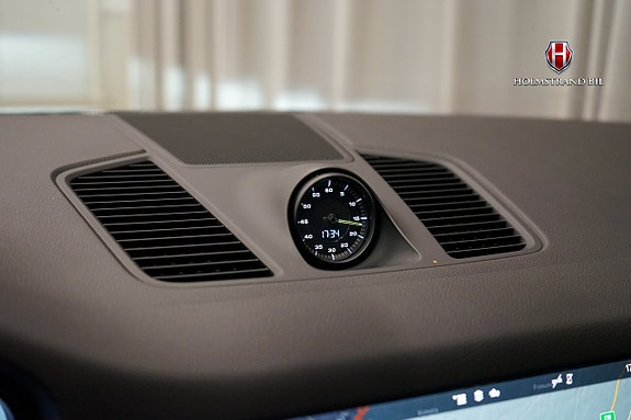 Porsche Cayenne 24 of 30