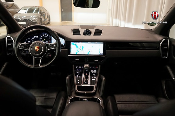 Porsche Cayenne 14 of 30