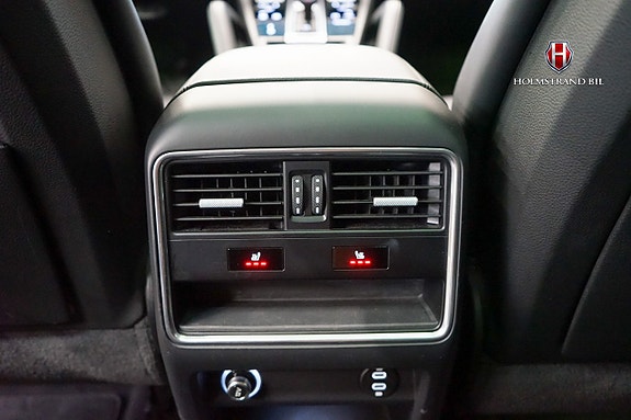 Porsche Cayenne 13 of 30
