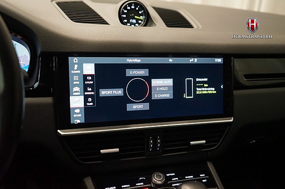 Porsche Cayenne 22 of 30