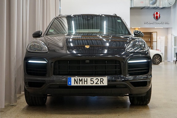 Porsche Cayenne 6 of 30