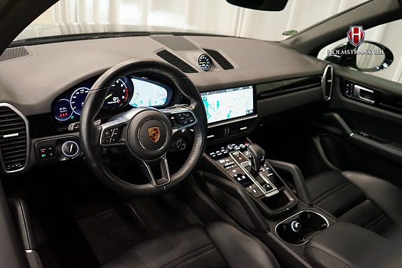 Porsche Cayenne 10 of 30