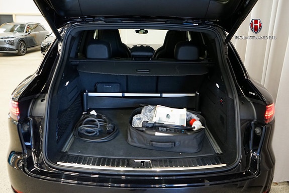 Porsche Cayenne 28 of 30