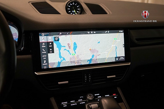 Porsche Cayenne 18 of 30