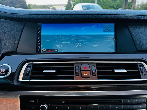 BMW 750i 5 of 8
