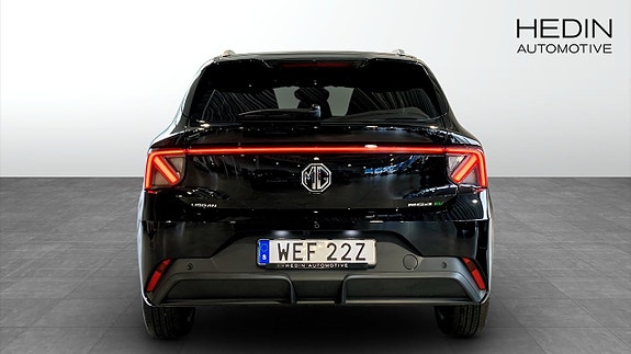 MG MG4 EV Urban 7 of 13