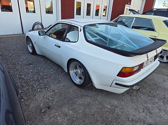 Porsche 944 8 of 9