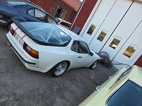 Porsche 944 9 of 9