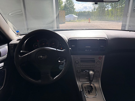 Subaru Legacy 7 of 13