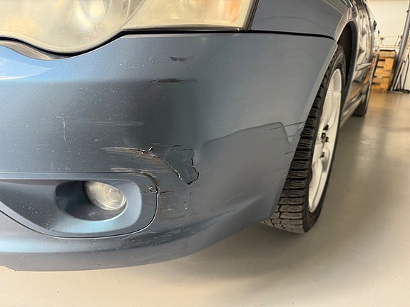 Subaru Legacy 10 of 13