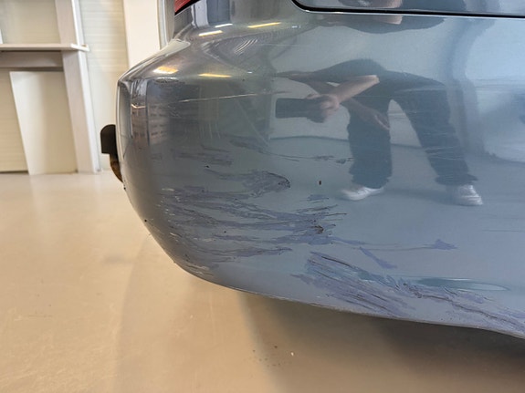 Subaru Legacy 9 of 13