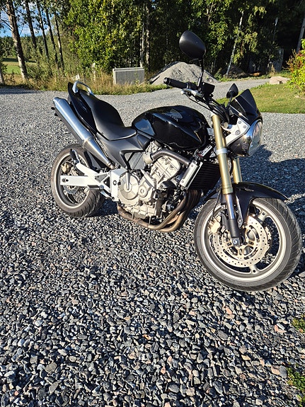 Honda CB600F Hornet 2 of 6
