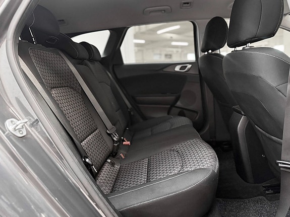 Kia Ceed 13 of 30