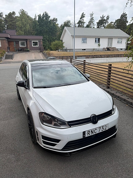 Volkswagen Golf VII 4 of 7