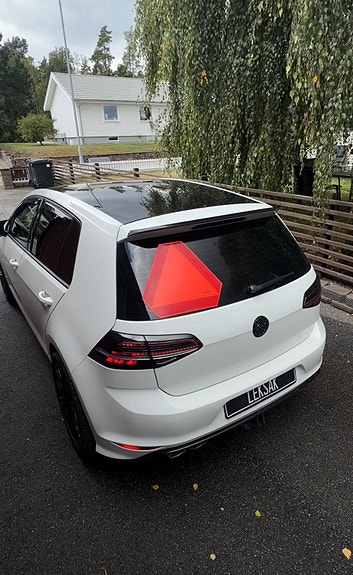 Volkswagen Golf VII 2 of 7