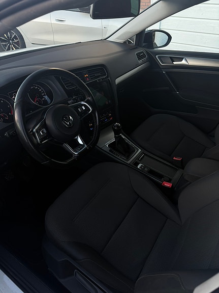 Volkswagen Golf VII 5 of 7