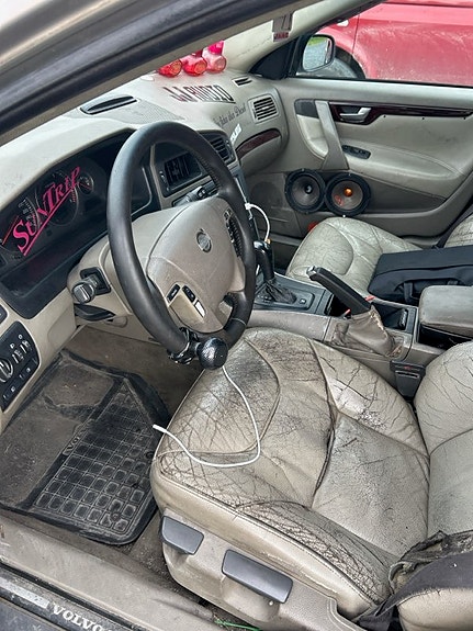 Volvo V70 4 of 7