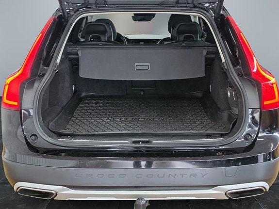 Volvo V90 Cross Country 6 of 29
