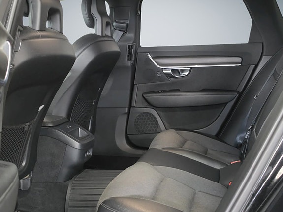 Volvo V90 Cross Country 26 of 29