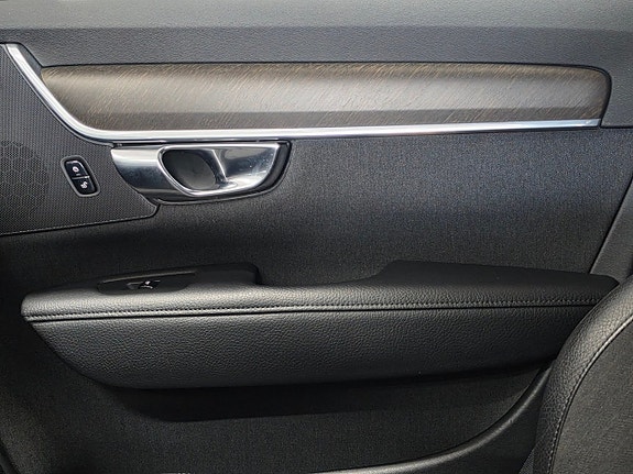 Volvo V90 Cross Country 12 of 29