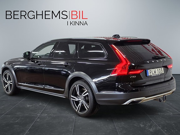 Volvo V90 Cross Country 4 of 29