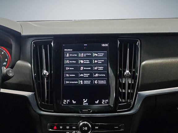 Volvo V90 Cross Country 10 of 29